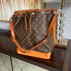 Authentic Louis Vuitton VINTAGE Noe bucket bag